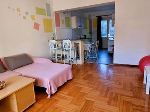 23836000-Ferienwohnung-9-Split-300x225-4