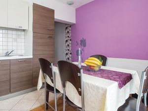 23722151-Ferienwohnung-3-Split-300x225-5