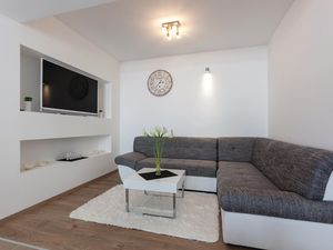 23724604-Ferienwohnung-8-Split-300x225-2