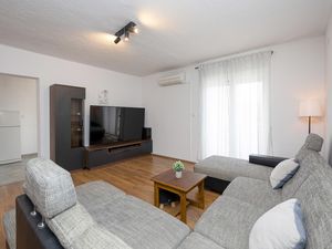 24003963-Ferienwohnung-8-Split-300x225-4