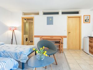 18923964-Ferienwohnung-2-Split-300x225-1