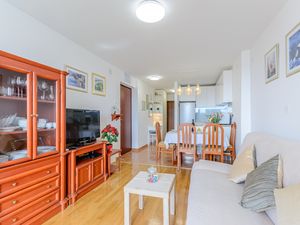 18979821-Ferienwohnung-2-Split-300x225-2