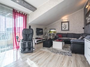 19120489-Ferienwohnung-6-Split-300x225-1