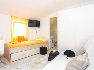 21987571-Ferienwohnung-3-Split-300x225-3