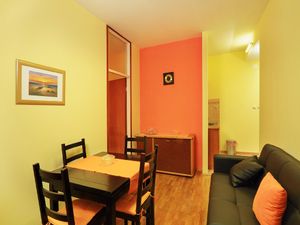 22075281-Ferienwohnung-3-Split-300x225-2