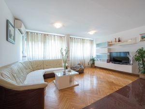 22388715-Ferienwohnung-4-Split-300x225-1