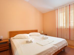 23167593-Ferienwohnung-2-Split-300x225-5