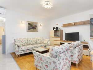 23332528-Ferienwohnung-5-Split-300x225-2