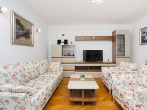 23332528-Ferienwohnung-5-Split-300x225-4