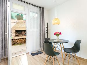 23449657-Ferienwohnung-2-Split-300x225-2