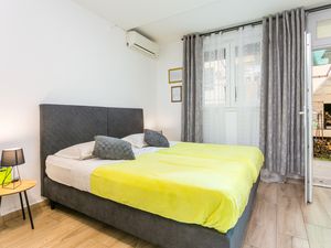 23449657-Ferienwohnung-2-Split-300x225-4