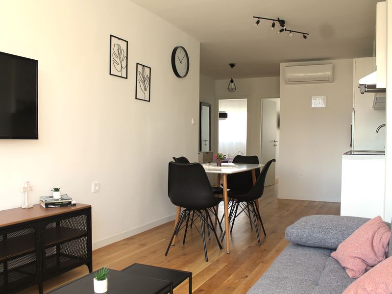 23607969-Ferienwohnung-5-Split-800x600-1