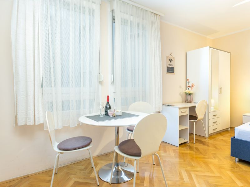 23675032-Ferienwohnung-2-Split-800x600-2