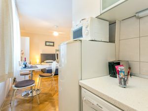 23675032-Ferienwohnung-2-Split-300x225-4