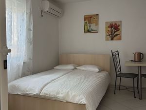 23681300-Ferienwohnung-2-Split-300x225-5