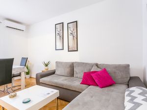 23870035-Ferienwohnung-4-Split-300x225-1