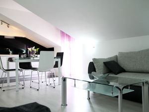 23973630-Ferienwohnung-5-Split-300x225-1