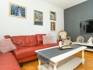 23976791-Ferienwohnung-4-Split-300x225-1