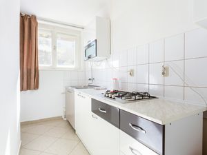 24006986-Ferienwohnung-9-Split-300x225-2