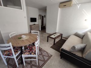 24016509-Ferienwohnung-4-Split-300x225-1