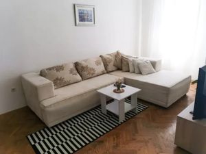 23931672-Ferienwohnung-6-Split-300x225-1