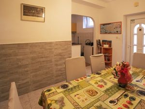 23927171-Ferienwohnung-8-Split-300x225-3