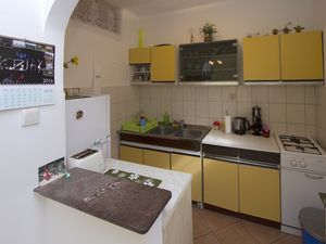 23927171-Ferienwohnung-8-Split-300x225-5