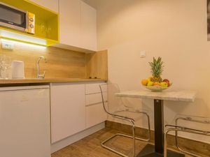 24021262-Ferienwohnung-2-Split-300x225-1