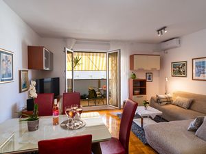 24018400-Ferienwohnung-5-Split-300x225-2