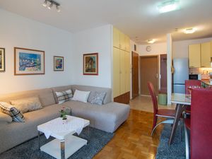 24018400-Ferienwohnung-5-Split-300x225-3