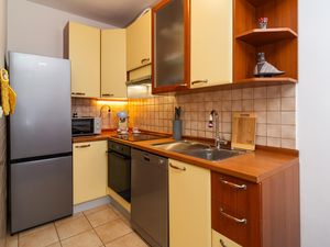 24018400-Ferienwohnung-5-Split-300x225-5