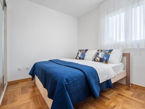 24035949-Ferienwohnung-2-Split-300x225-1