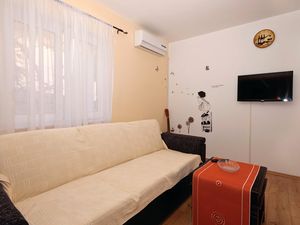 18953306-Ferienwohnung-5-Split-300x225-1