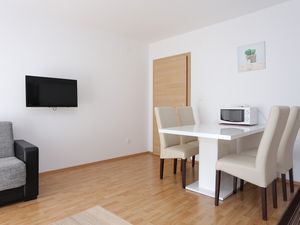 19205919-Ferienwohnung-5-Split-300x225-2