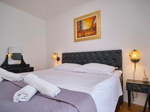 24050886-Ferienwohnung-4-Split-300x225-1