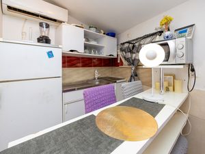 24053340-Ferienwohnung-3-Split-300x225-5