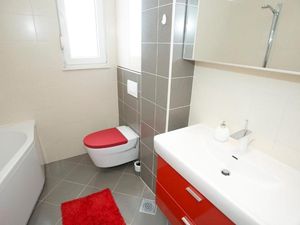 23327021-Ferienwohnung-4-Split-300x225-3