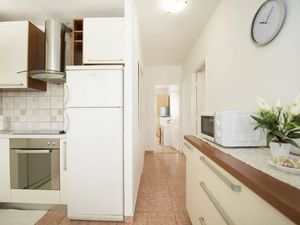 24058063-Ferienwohnung-4-Split-300x225-3