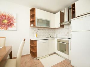 24058063-Ferienwohnung-4-Split-300x225-4