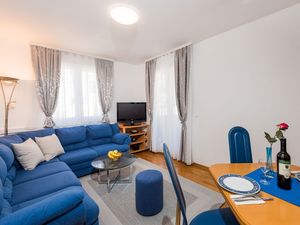 24058224-Ferienwohnung-4-Split-300x225-0