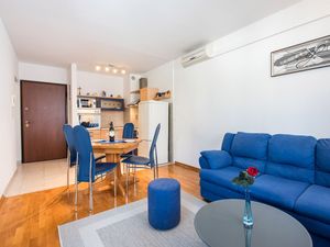 24058224-Ferienwohnung-4-Split-300x225-1