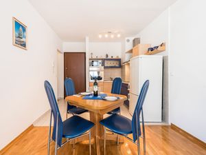 24058224-Ferienwohnung-4-Split-300x225-3