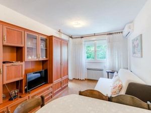 24058317-Ferienwohnung-2-Split-300x225-0