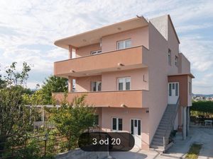 24058359-Ferienwohnung-6-Split-300x225-1