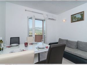 24058359-Ferienwohnung-6-Split-300x225-3