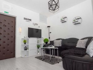 24058490-Ferienwohnung-6-Split-300x225-1