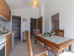 24058600-Ferienwohnung-6-Split-300x225-5