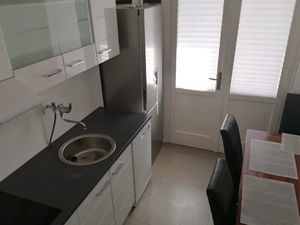 24058679-Ferienwohnung-3-Split-300x225-2