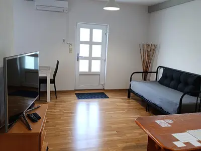 Ausziehbett, tv, sofa , Wohnzimmertisch