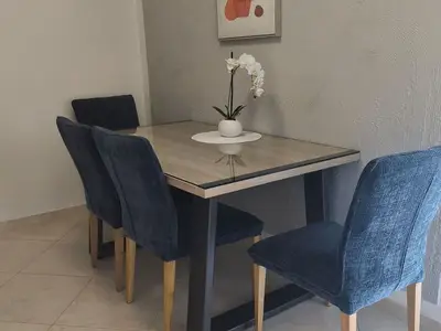DiningRoom